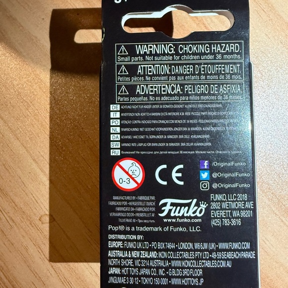 Funko Pocket Pop! Keychain: Pennywise with Red Balloon - Picture 4 of 5